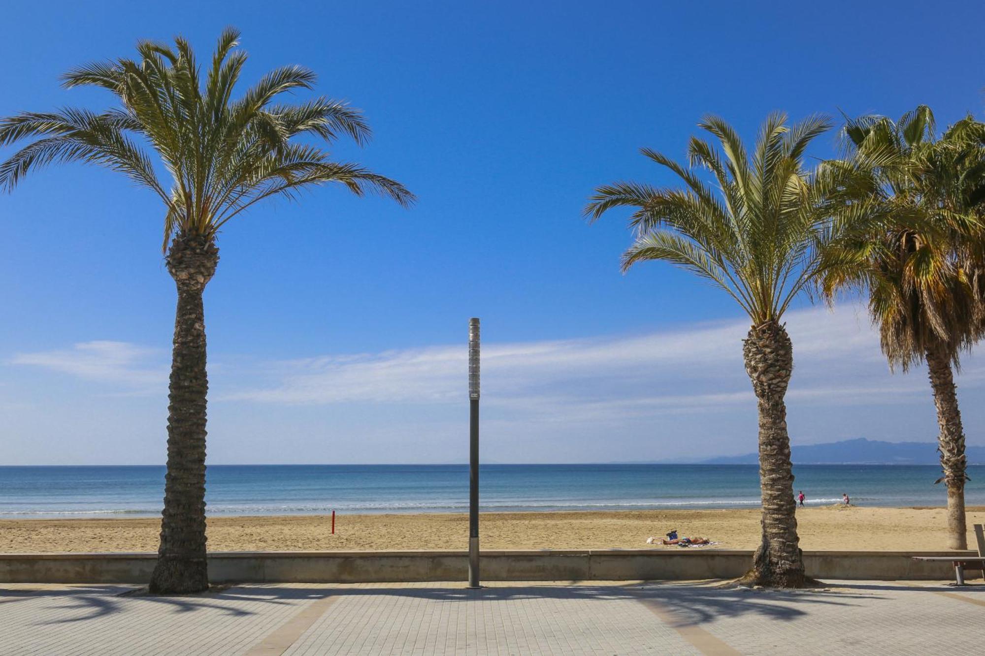Santillana Homestay By Turismar Salou Bagian luar foto