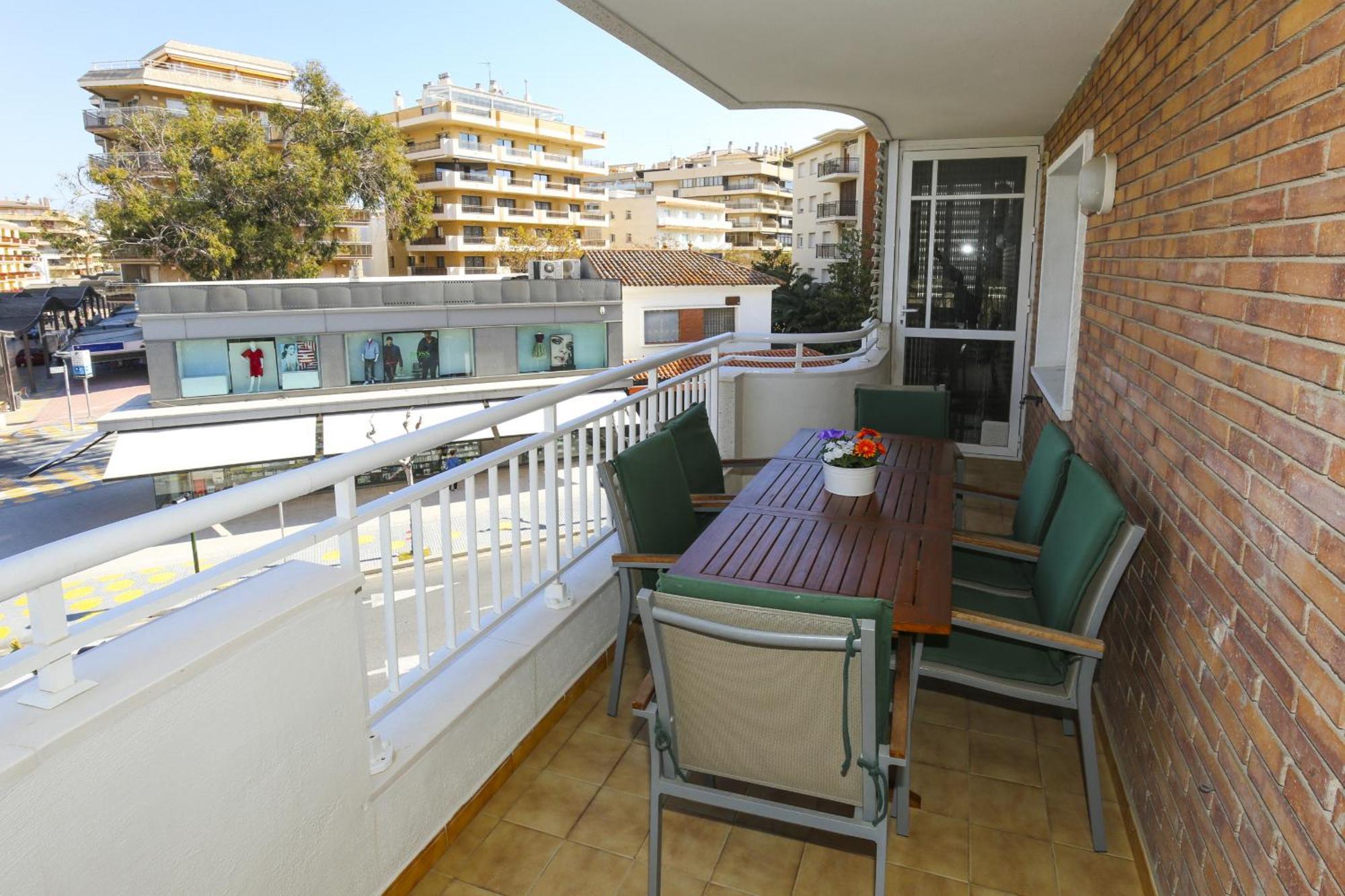 Santillana Homestay By Turismar Salou Bagian luar foto